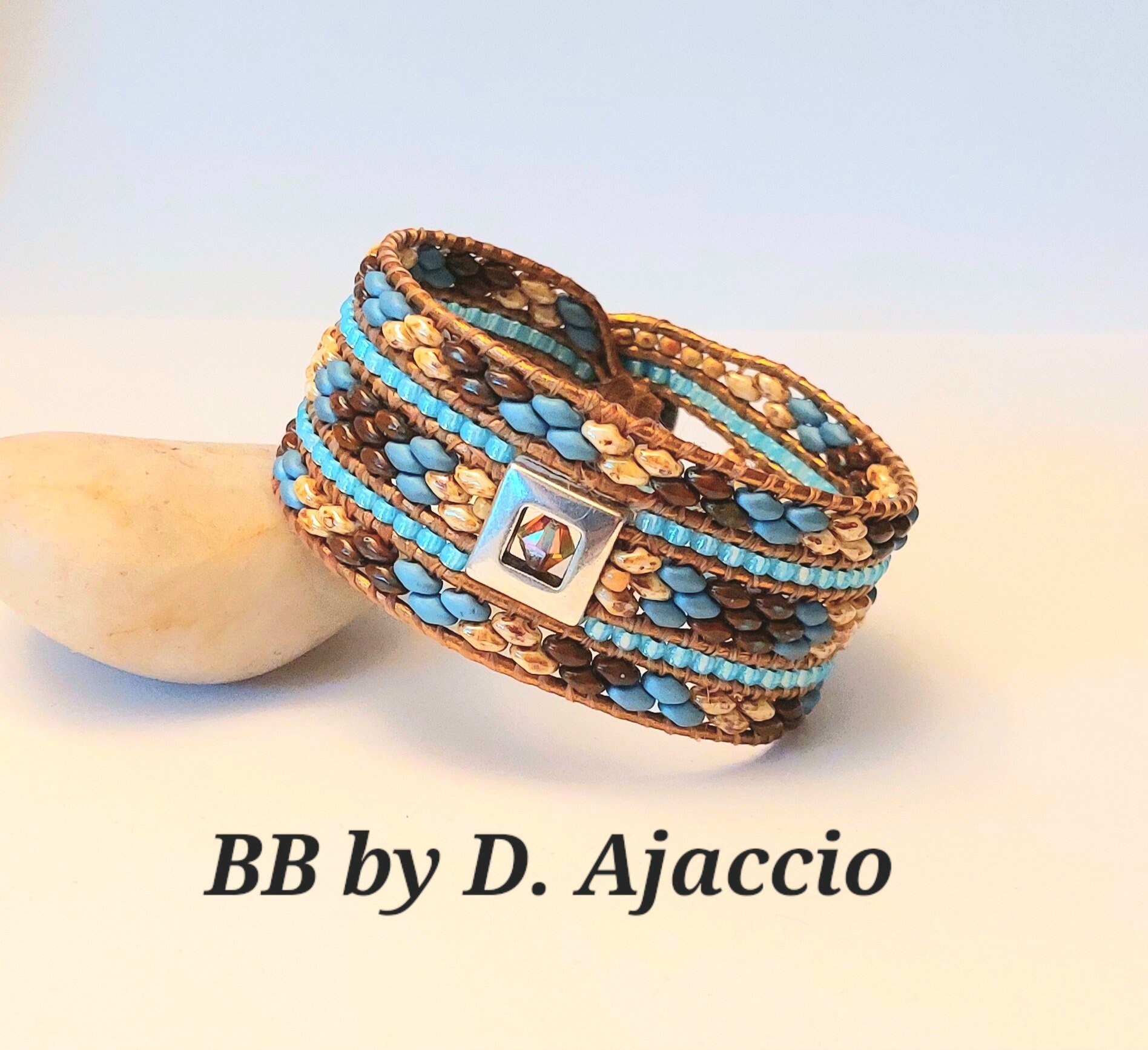 Superduo Perlenmanschette. Breites Leder - Und Perlenarmband. Boho Leder Perlenwickelarmband. Südwestblaues Armband, Beige Picasso Superduo Perlenmanschette. Breites Leder - Und Perlenarmband. Boho Leder Perlenwickelarmband. Südwestblaues Armband, Beige Picasso von BBbyD