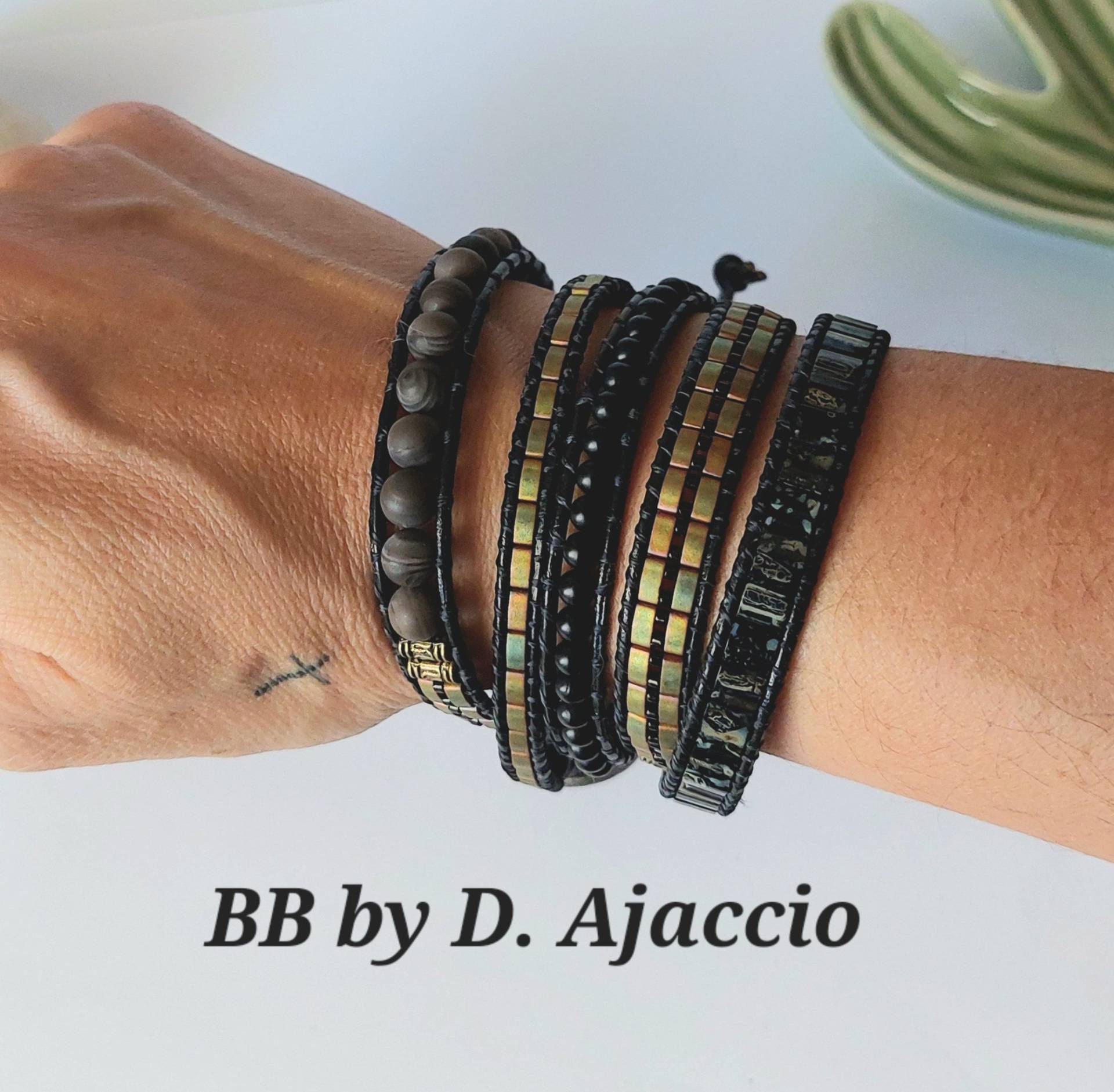 Wickelarmband Für Männer. Lederarmband Und Jaspisperlen. Aus Leder Im Boho-stil. Manschette Südwestperle Schwarzem Wickelarmband Für Männer. Lederarmband Und Jaspisperlen. Aus Leder Im Boho-stil. Manschette Südwestperle Schwarzem von BBbyD