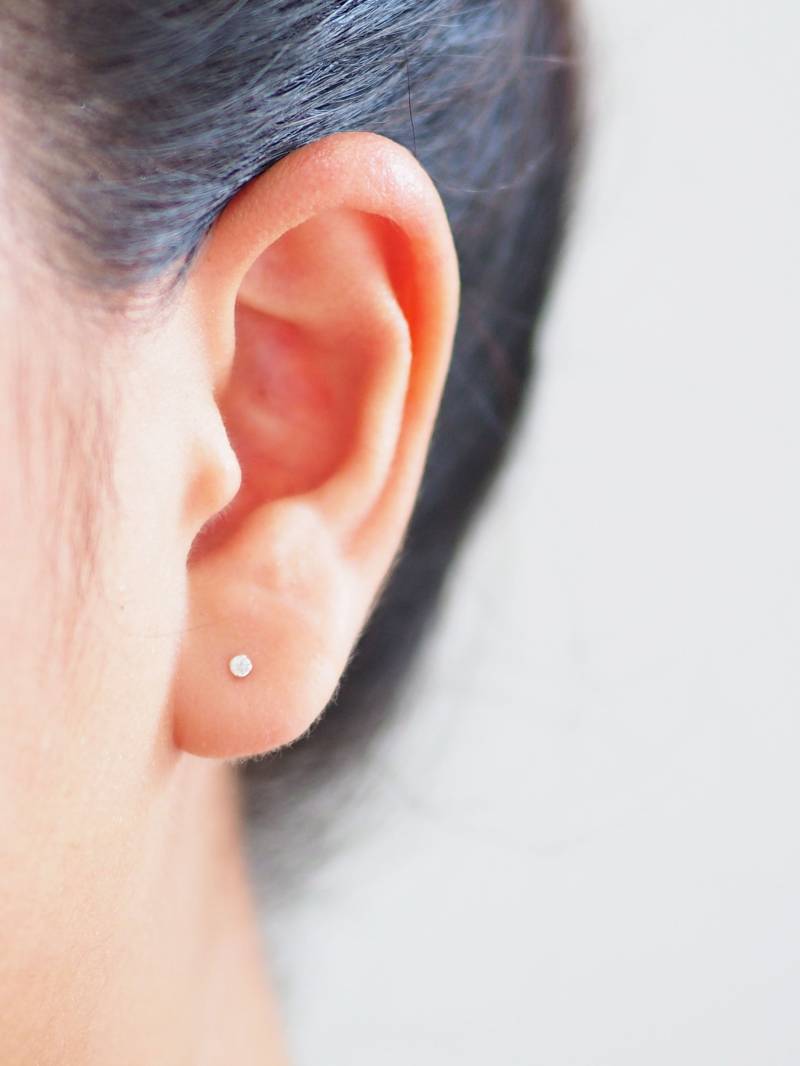 2 Mm Kleine Zirkonia Ohrringe, Cz Knorpelohrring/Bd1 von BBlingsilver