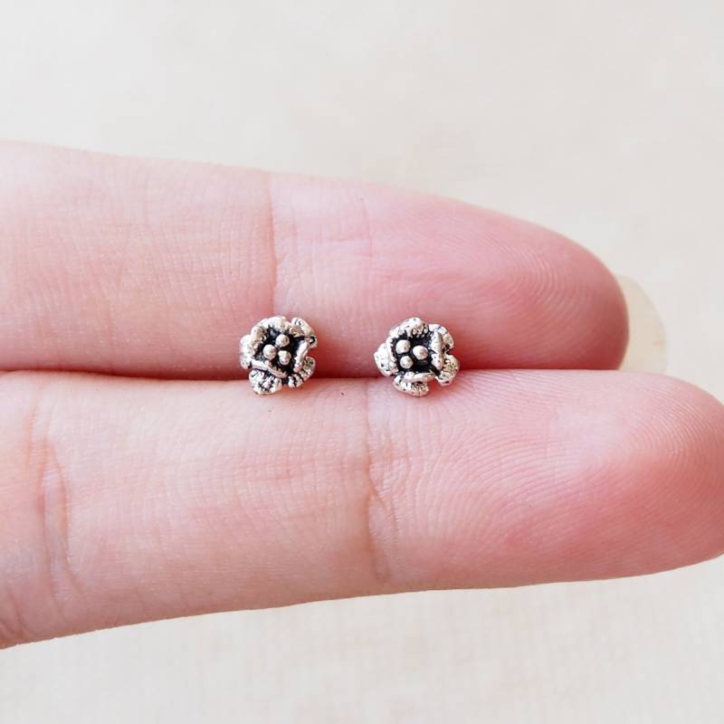 Blüten Ohrringe, Knorpelohrringe, Geschenkidee/Q73 von BBlingsilver