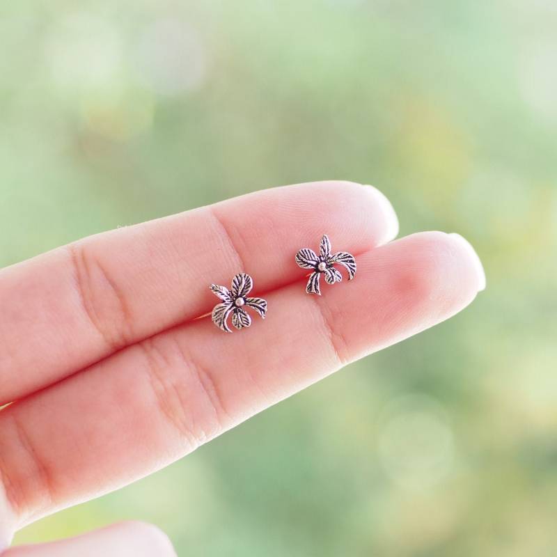 Cattleya Orchidee Ohrstecker, Ohrringe Blüten Ohrringe, Knorpel Zierliche/Q115P von BBlingsilver