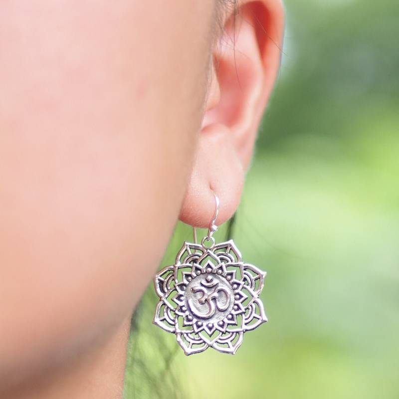 Ein Paar Lotus Ohm Ohrringe, Yoga Schmuck, Spiritueller Schmuck/Da03 von BBlingsilver