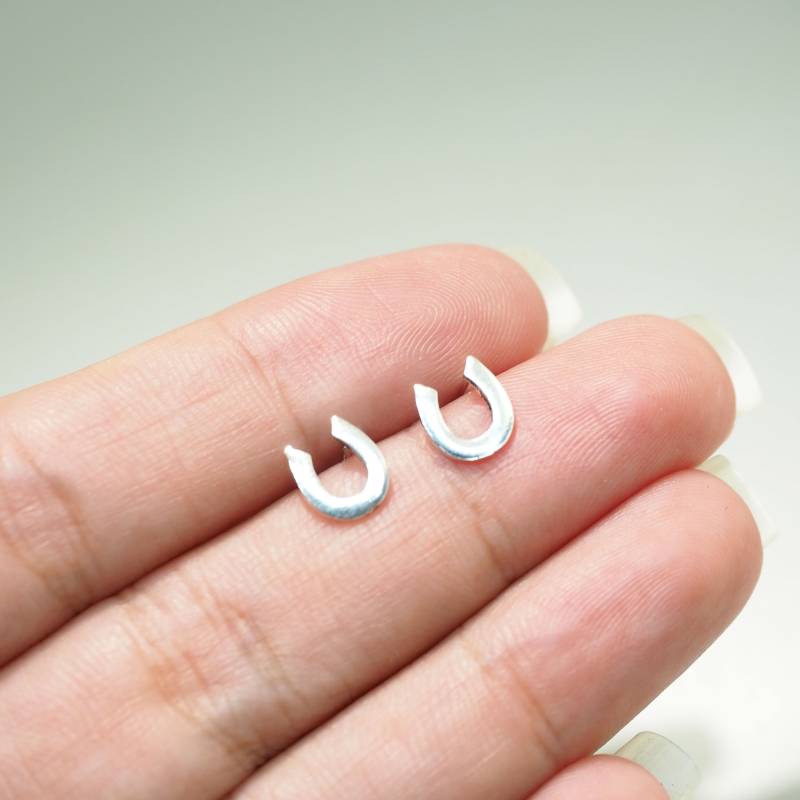 Hufeisen Ohrstecker, U Ohrringe, Glücksbringer, Minimalist Ohrringe/Bk79 von BBlingsilver