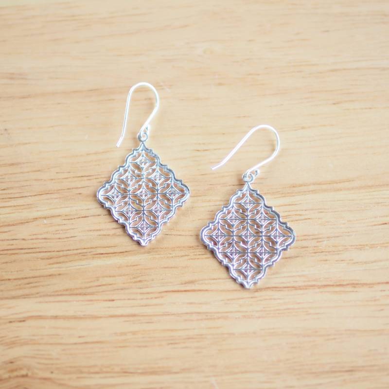 Perforierte Diamant Form Ohrringe, Filigrane Geschenk Für Sie/Da02 von BBlingsilver