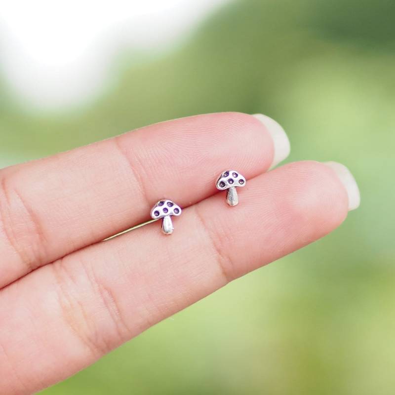 Winzige Pilz Ohrstecker, Sterling Silber Lebensmittel Ohrringe, Geschenkidee, Waldschmuck/Q90 von BBlingsilver