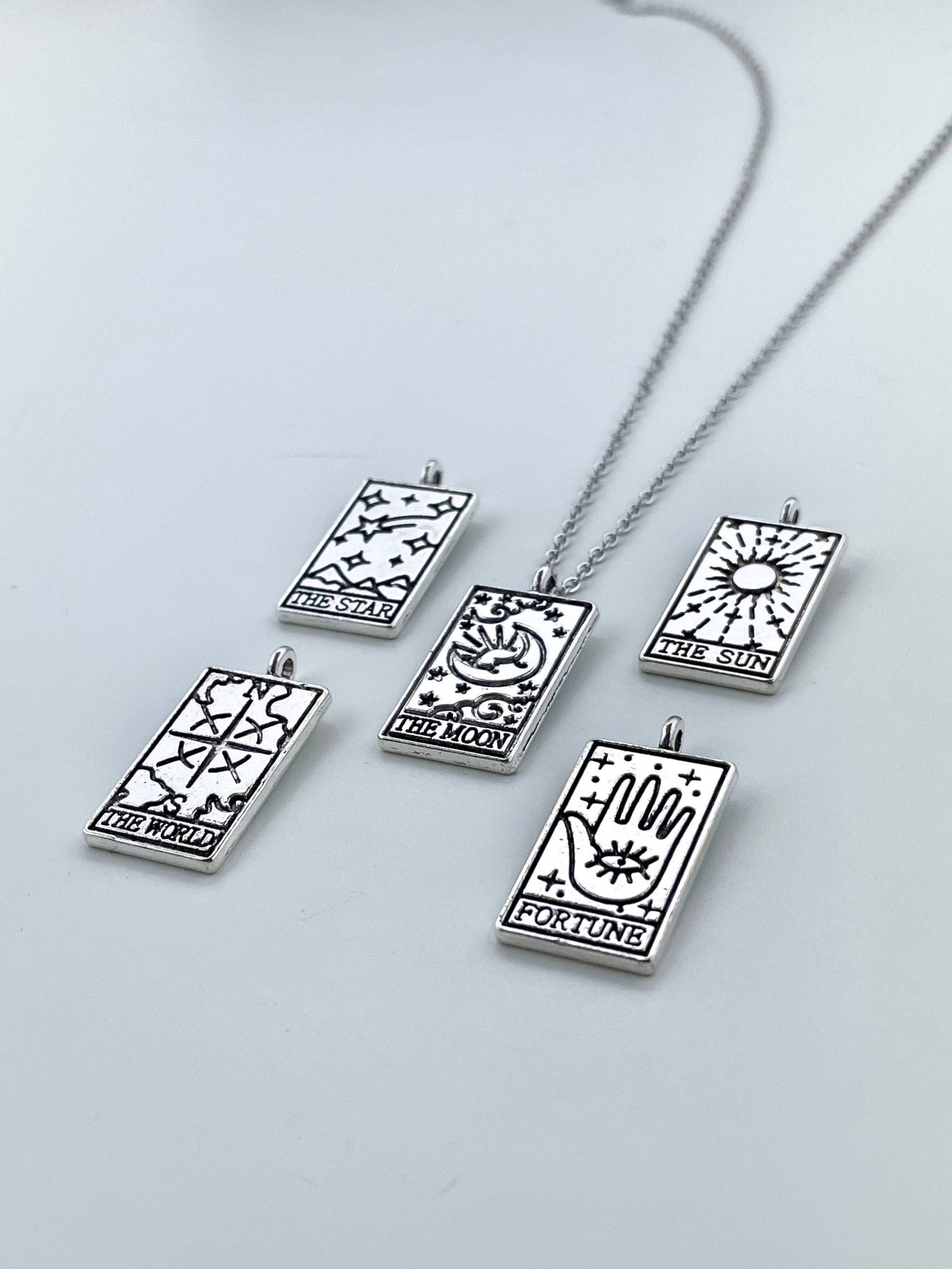 Silber Tarot Karte Orakel Anhänger Charm Halskette, Edelstahl Kabelkette von BCDxcreations