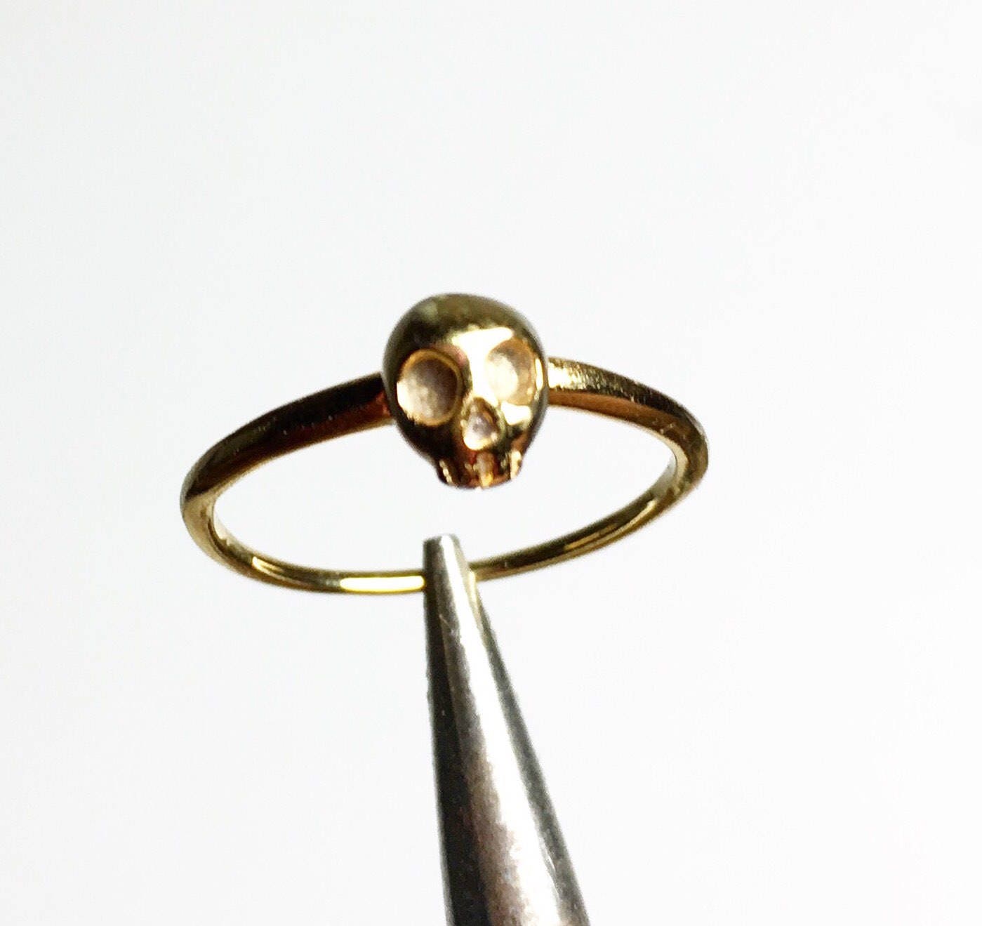 Neuer Mini Skull Stapelbarer Ring. Zusteckring. Benutzerdefinierte Schmuck. Halloween Geschenk Neuer Mini Skull Stapelbarer Ring. Zusteckring. Benutzerdefinierte Schmuck. Halloween Geschenk von BCJewelryNYC