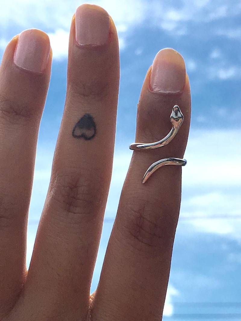 Schlangenring. Midi Ring Mit Schlangen Muster. Sterling Silber. Stapelring. Filigraner Ring Schlangenring. Midi Ring Mit Schlangen Muster. Sterling Silber. Stapelring. Filigraner Ring von BCJewelryNYC