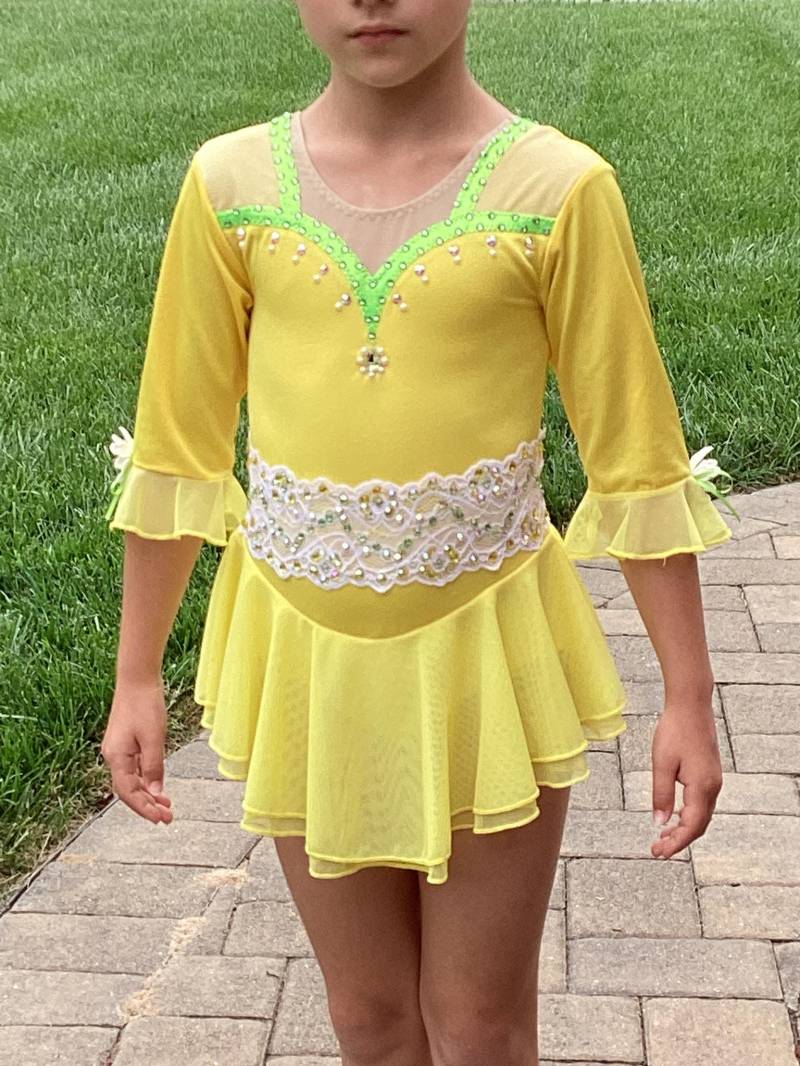 Mädchen Größe 6x/7 - Eiskunstlauf-Wettkampfkleid Sonnenschein Und Gänseblümchen von BCSSkatewear