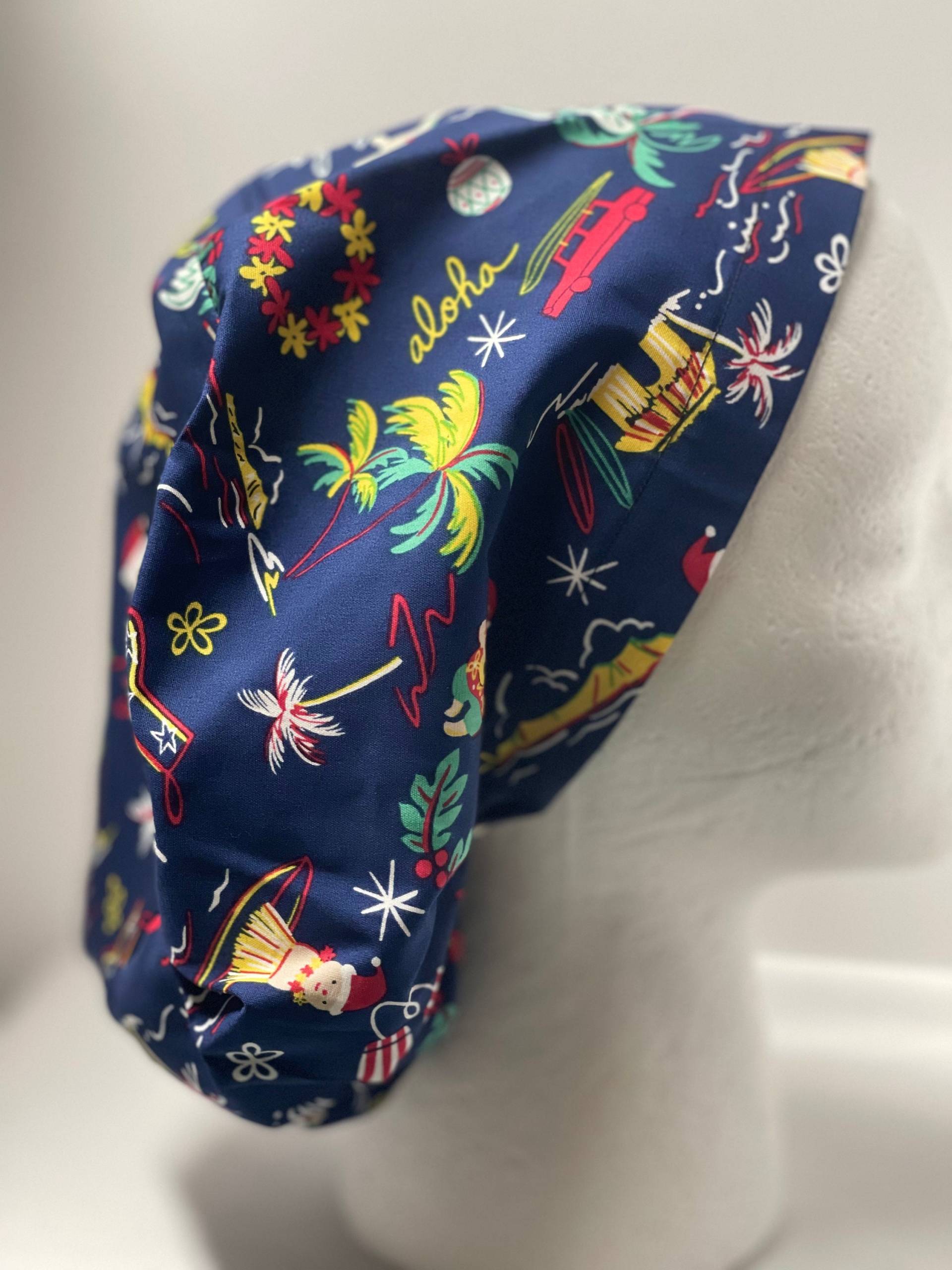 Krankenschwestern Scrub Mütze in Marineblau Aloha Christmas Hawaiian Print Einheitsgröße Krankenschwestern Scrub Mütze in Marineblau Aloha Christmas Hawaiian Print Einheitsgröße von BDineCreations