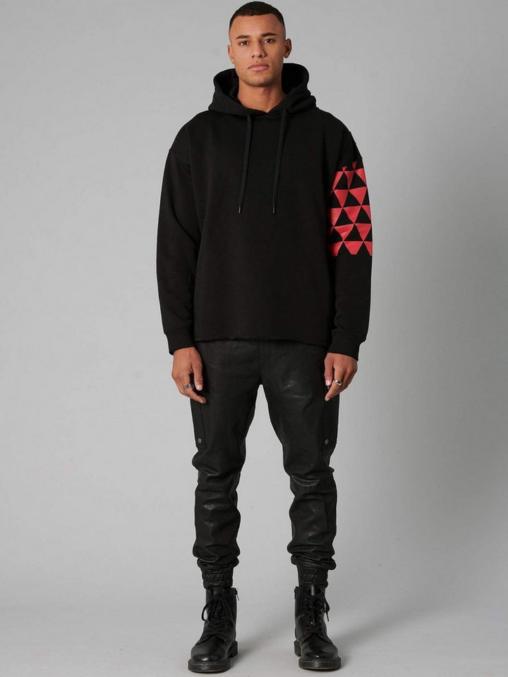 BE EDGY Hoodie Be Adrian Dreieck-Motivdruck auf dem linken Ärmel von BE EDGY