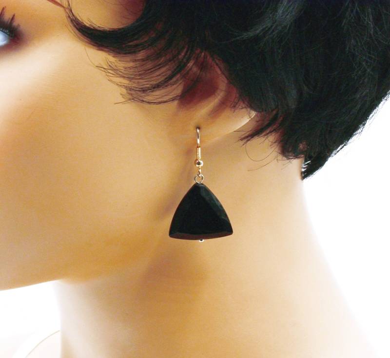 Ohrringe Trillion Aus Schwarzem Böhmenglas von BEADFALLS