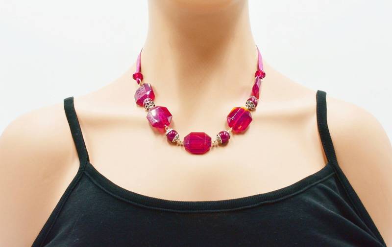 Valentinstag - Parure Boho Glas Rot Und Satinband von BEADFALLS