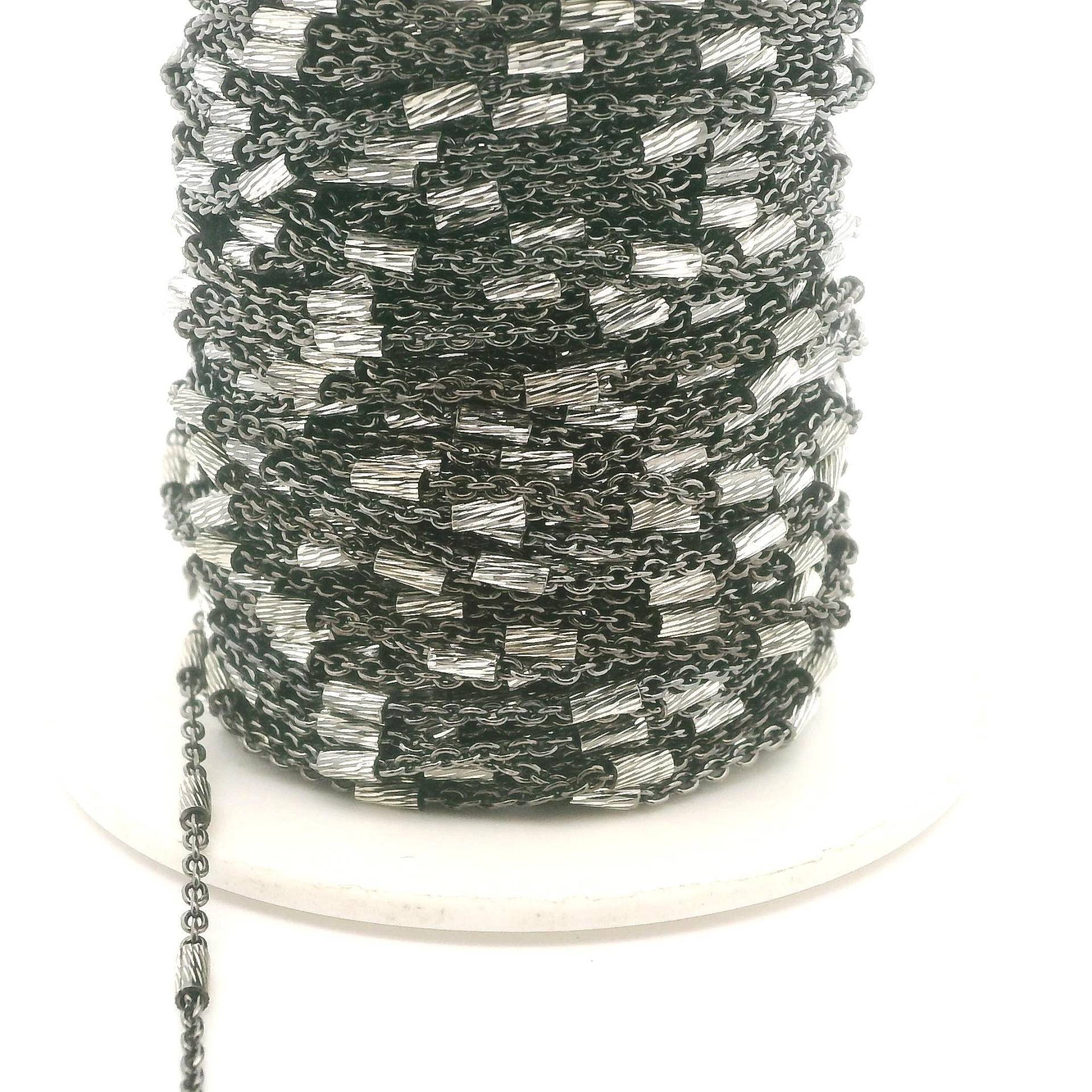 Eine Schwarz Rhodinierte Ankerkette Mit Gekrimptem D/C Schlauch Aus Rohsilber, 1 Fuß Eine Schwarz Rhodinierte Ankerkette Mit Gekrimptem D/C Schlauch Aus Rohsilber, 1 Fuß von BEADPRIDE