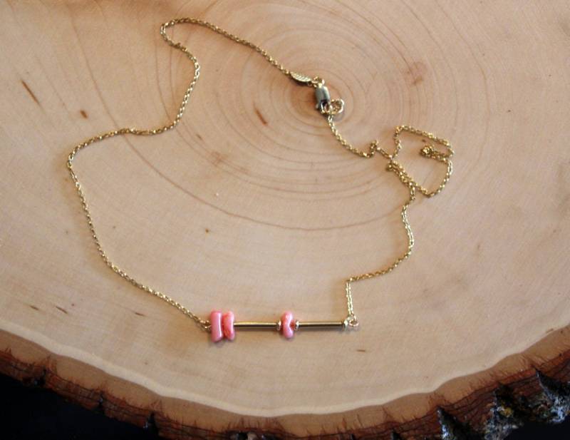 14K Gold Koralle & Bar Halskette 14K Gold Koralle & Bar Halskette von BEANandBEAN