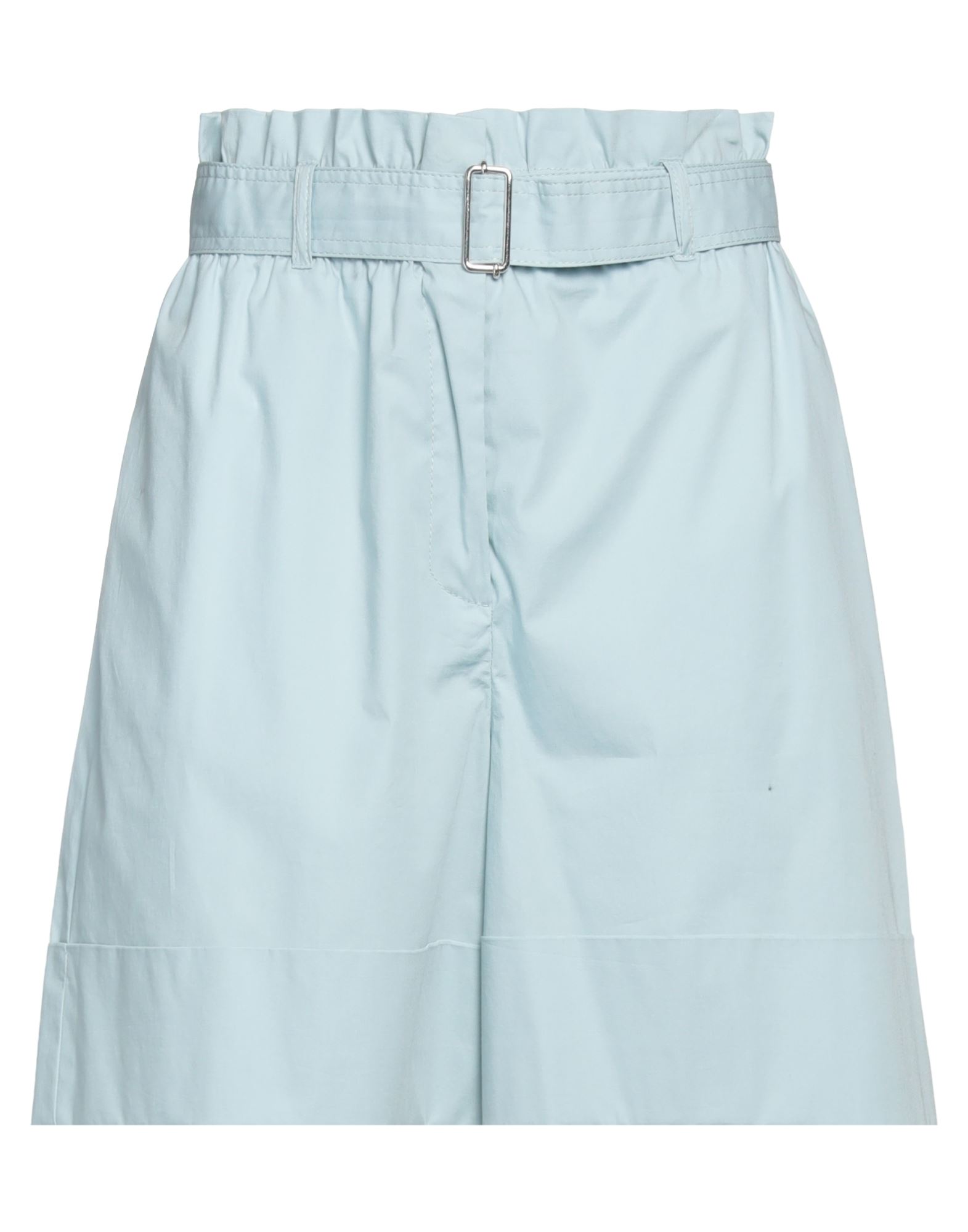 BEATRICE .B Shorts & Bermudashorts Damen Himmelblau von BEATRICE .B