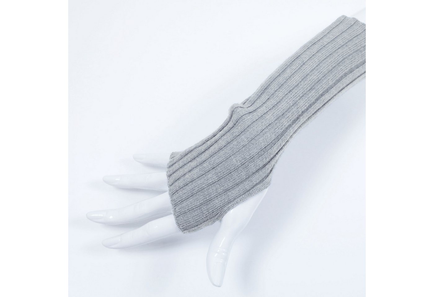 BEAZZ Armstulpen Armstulpen Damen, Pulswärmer, 100% WOLLE Merino hellgrau (mit Daumenloch) Feinstrick, warm und weich von BEAZZ