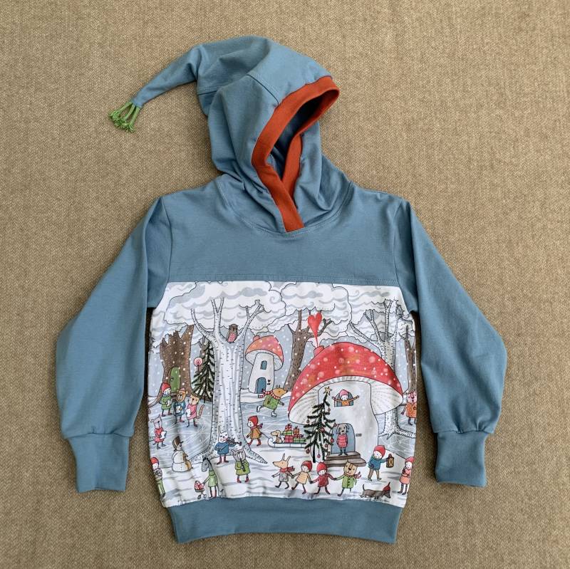 Kapuzenshirt Mit Dem Leben Der Wichtel in Winterzeit Im Geheimnisvollen Märchenwald, Sweat-Shirt Erlebniswelt Wald-Wichtel von BECKunicumRabauken