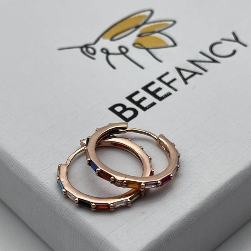 Regenbogen Zirkon Huggie Ohrringe - Rose Gold Creolen Mehrfarbige Edelsteine in Sterling Silber Runde von BEEFANCYJewelry