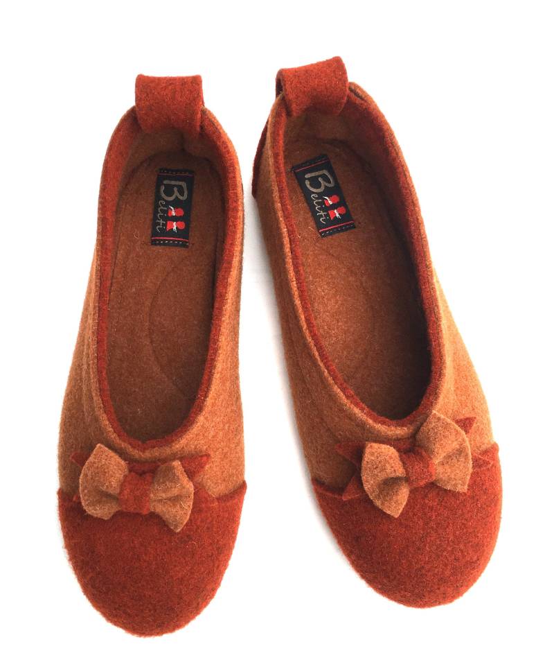 Warme Ballerinas Aus Wollfilz Mit Blumenmuster von BELITI