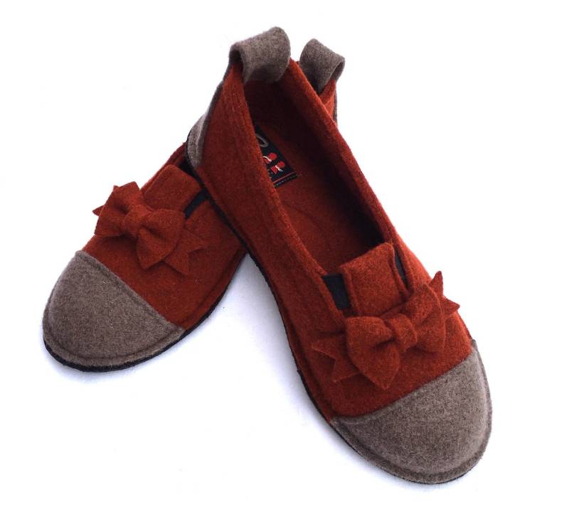 Warme Ballerinas Aus Wollfilz Mit Blumenmuster von BELITI