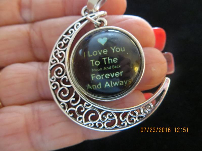 Glas-Anhänger-Mond von BELLAPASSIONJEWELRY