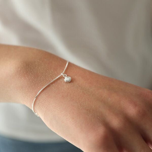 BELLYBIRD Jewellery Armband - kleine Muschel, Anhänger/ Silber/ Silber vergoldet BELLYBIRD Jewellery Armband - kleine Muschel, Anhänger/ Silber/ Silber vergoldet von BELLYBIRD Jewellery