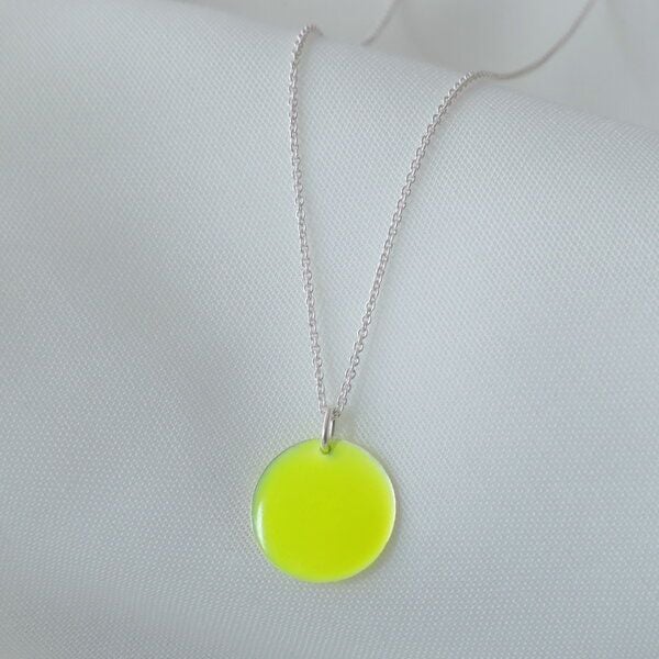 BELLYBIRD Jewellery Halskette - emailliertes Plättchen, Anhänger aus Silber mit Emaille von BELLYBIRD Jewellery