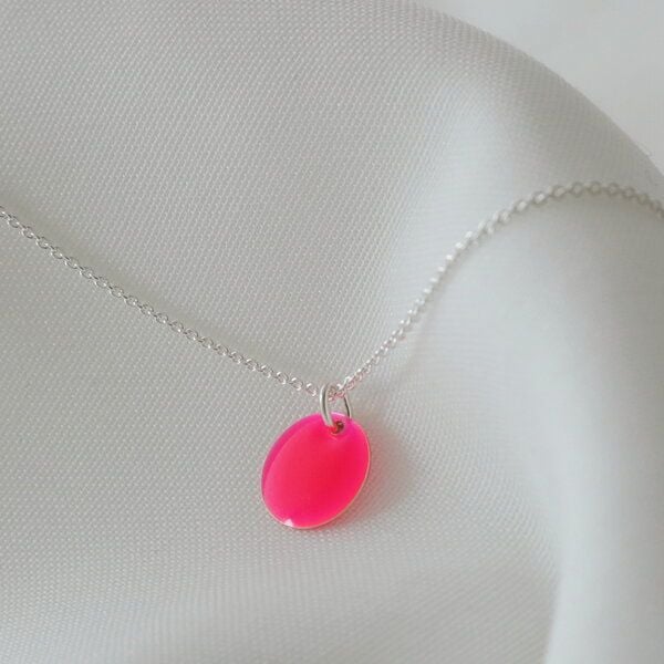 BELLYBIRD Jewellery Halskette - emailliertes Plättchen, Anhänger aus Silber mit Emaille von BELLYBIRD Jewellery