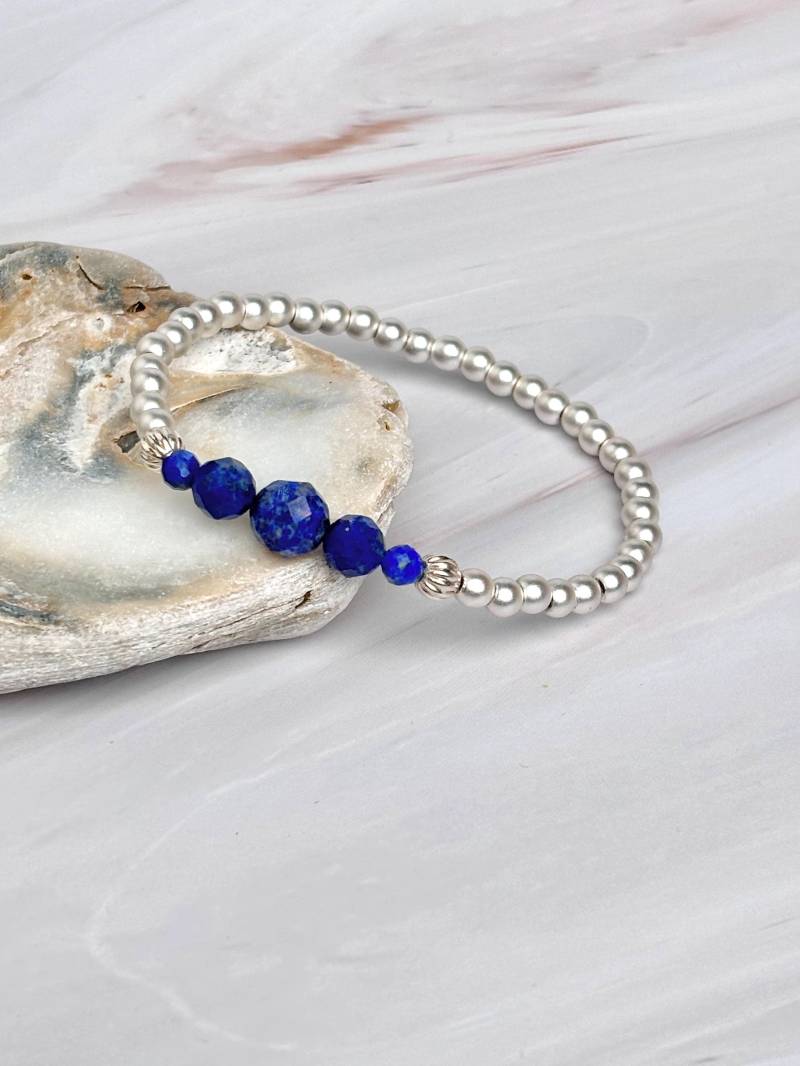 Pure Unity - Handgefertigtes Perlenarmband | Stretch Aus Lapis Lazuli, Matt Versilbertem Hämatit Und 925 Sterling Silber Schmuckperlen von BELOVEDJewelsbyJules