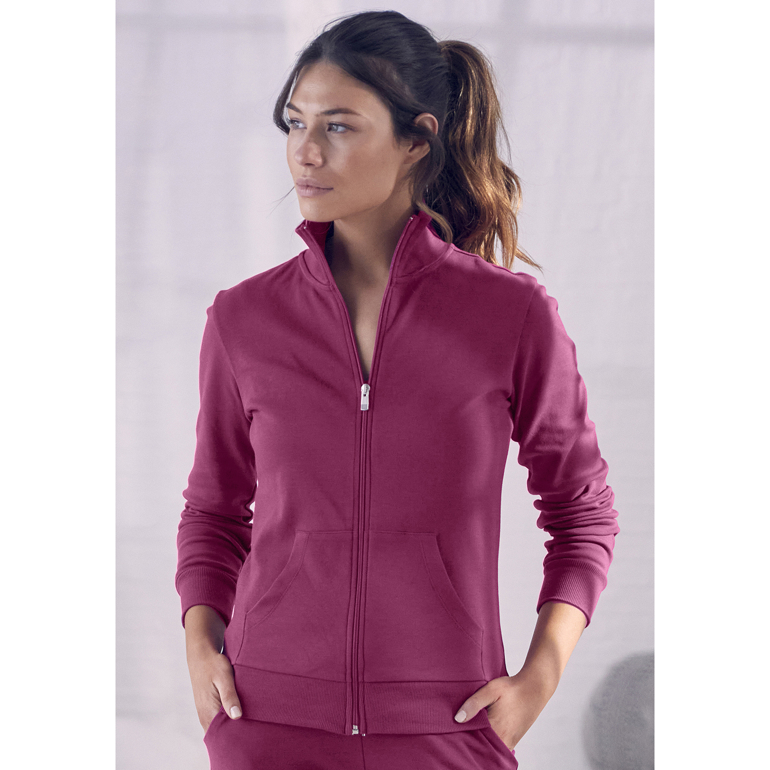 BENCH. LOUNGEWEAR Sweatjacke Damen beere Gr.32/34 BENCH. LOUNGEWEAR Sweatjacke Damen beere Gr.32/34 von BENCH. LOUNGEWEAR