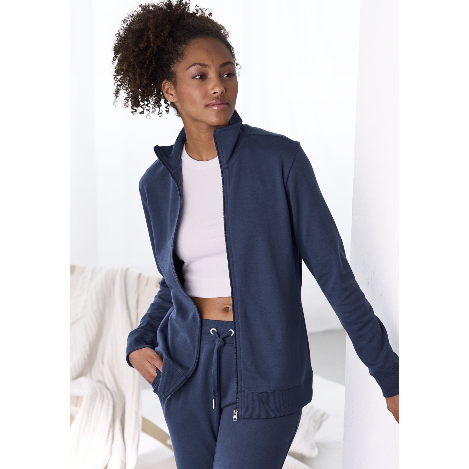 BENCH. LOUNGEWEAR Sweatjacke Damen blau Gr.52/54 von BENCH. LOUNGEWEAR