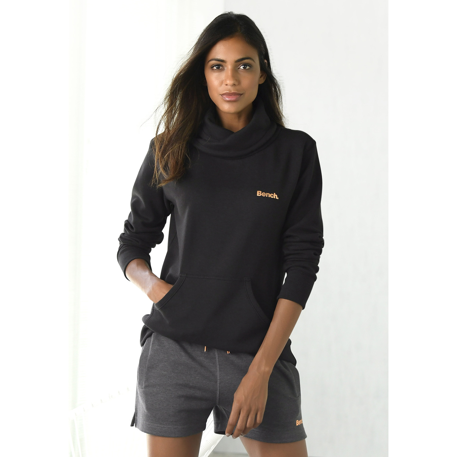 BENCH. LOUNGEWEAR Longsweatshirt Damen schwarz Gr.36/38 BENCH. LOUNGEWEAR Longsweatshirt Damen schwarz Gr.36/38 von BENCH. LOUNGEWEAR