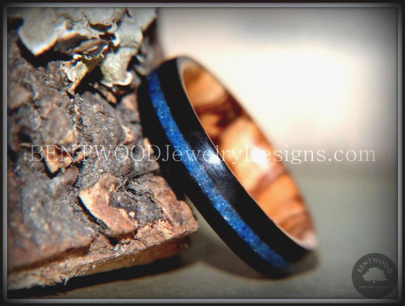 Bentwood Holzring - Dunkles Ebenholz Auf Bethlehem Olivenholzkern Mit Blauer Lapis Inlay von BENTWOODJewelry