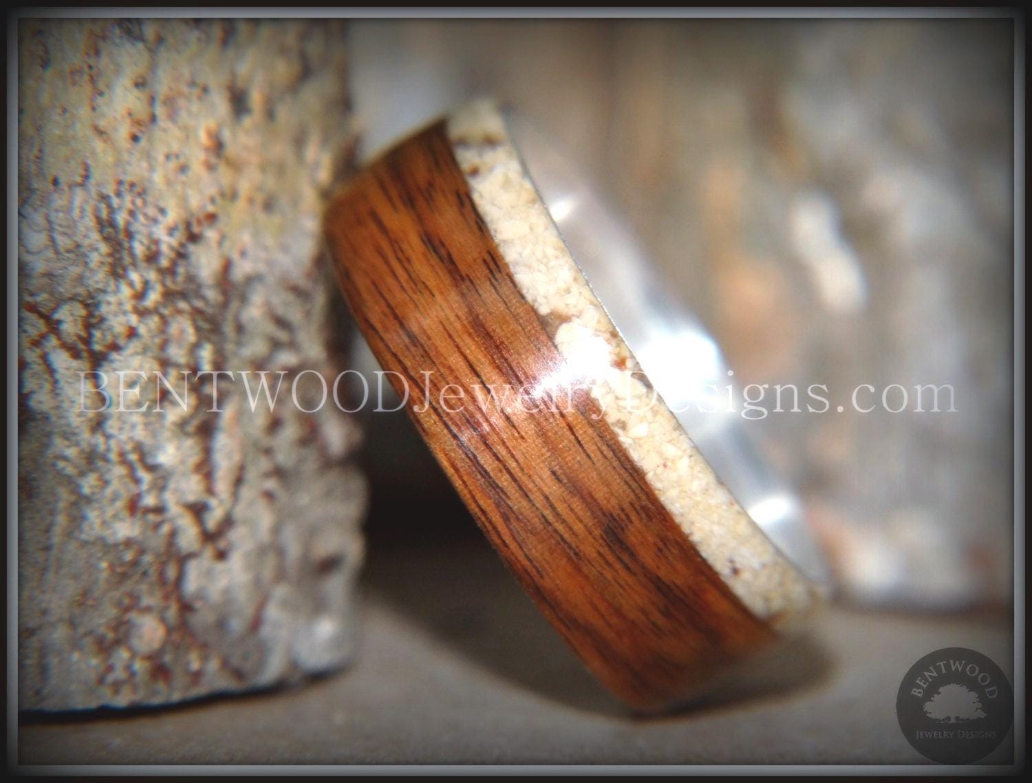Bentwood Ring - Aus Palisander Und Versetzt Mit Strandsand Inlay Auf Silberkern von BENTWOODJewelry