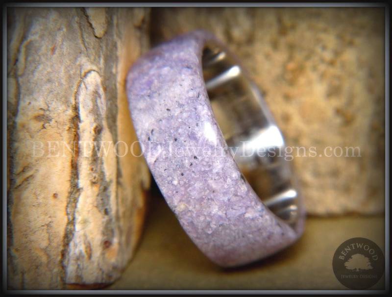 Bentwood Ring - "Dreams" Charoite Stone Mit Titanium Stahl Comfort Fit Metallkern von BENTWOODJewelry