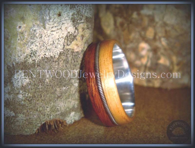 Bentwood Ring - Palisander & Bambus Auf Feinsilberkern Und Dicker Gitarreneinlage von BENTWOODJewelry