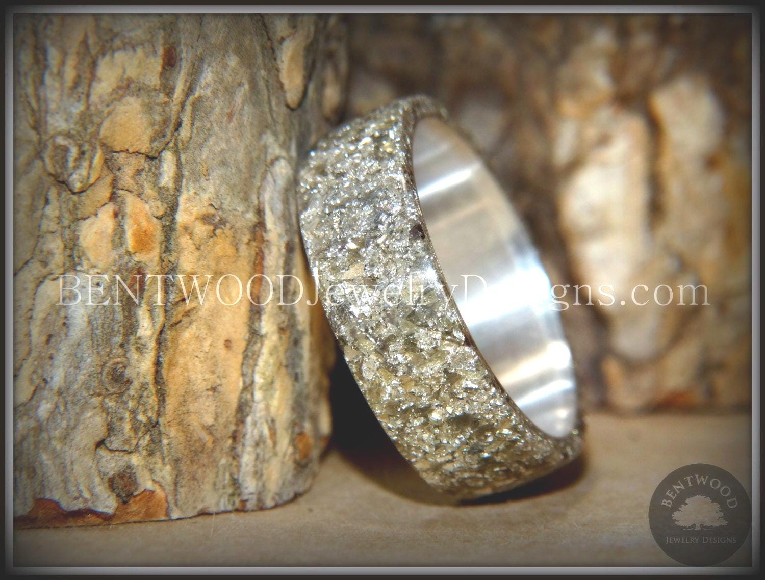 Bentwood Ring Silber-Glas-Einlegearbeit, Feinsilberkern von BENTWOODJewelry