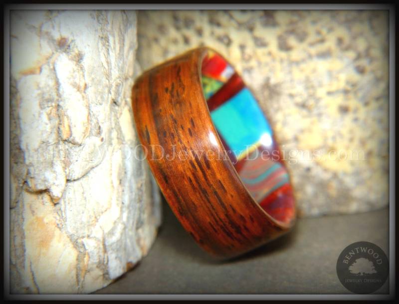 "Bugholz "Mosaik" Cocobolo Ring Mit Acryl-Marmorierung Im Kern." von BENTWOODJewelry