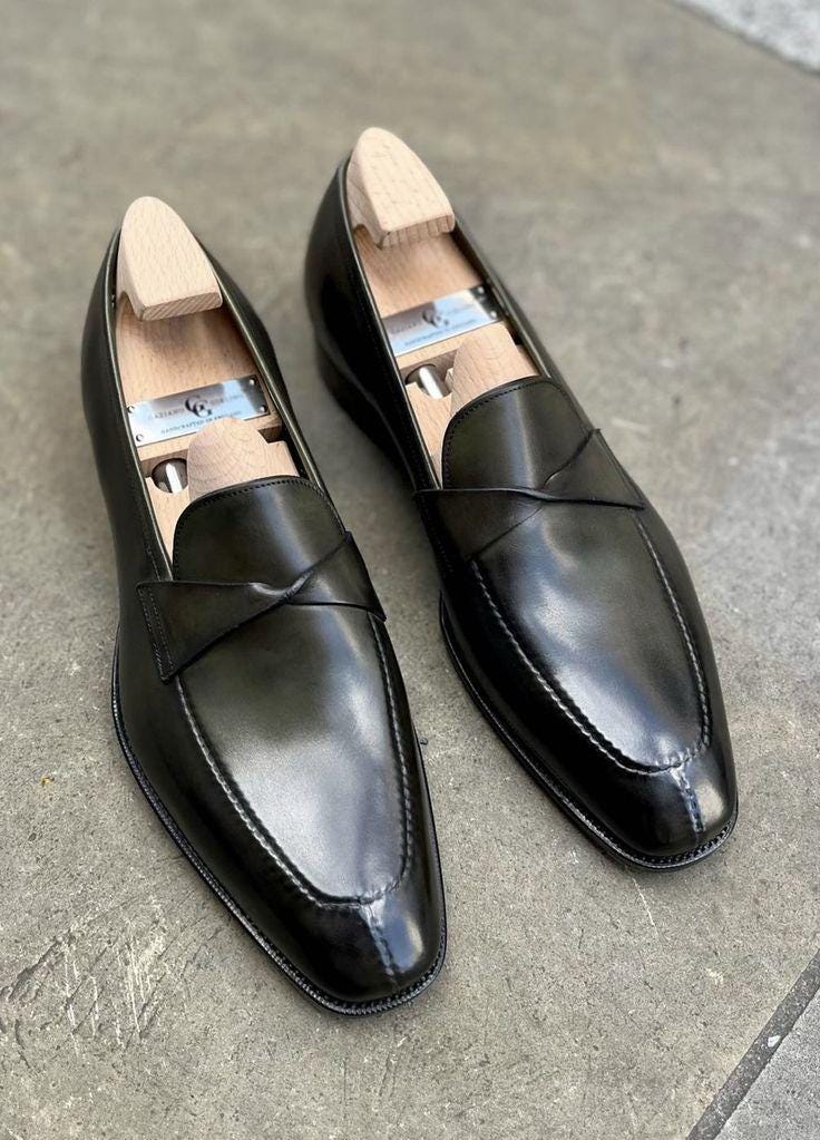 Maßgeschneiderte Schuhe Herren Schwarz Mokassin Lederschuhe Formelle Büroschuhe Maßgeschneiderte Schuhe Herren Schwarz Mokassin Lederschuhe Formelle Büroschuhe von BESPOKESHOEMAKING