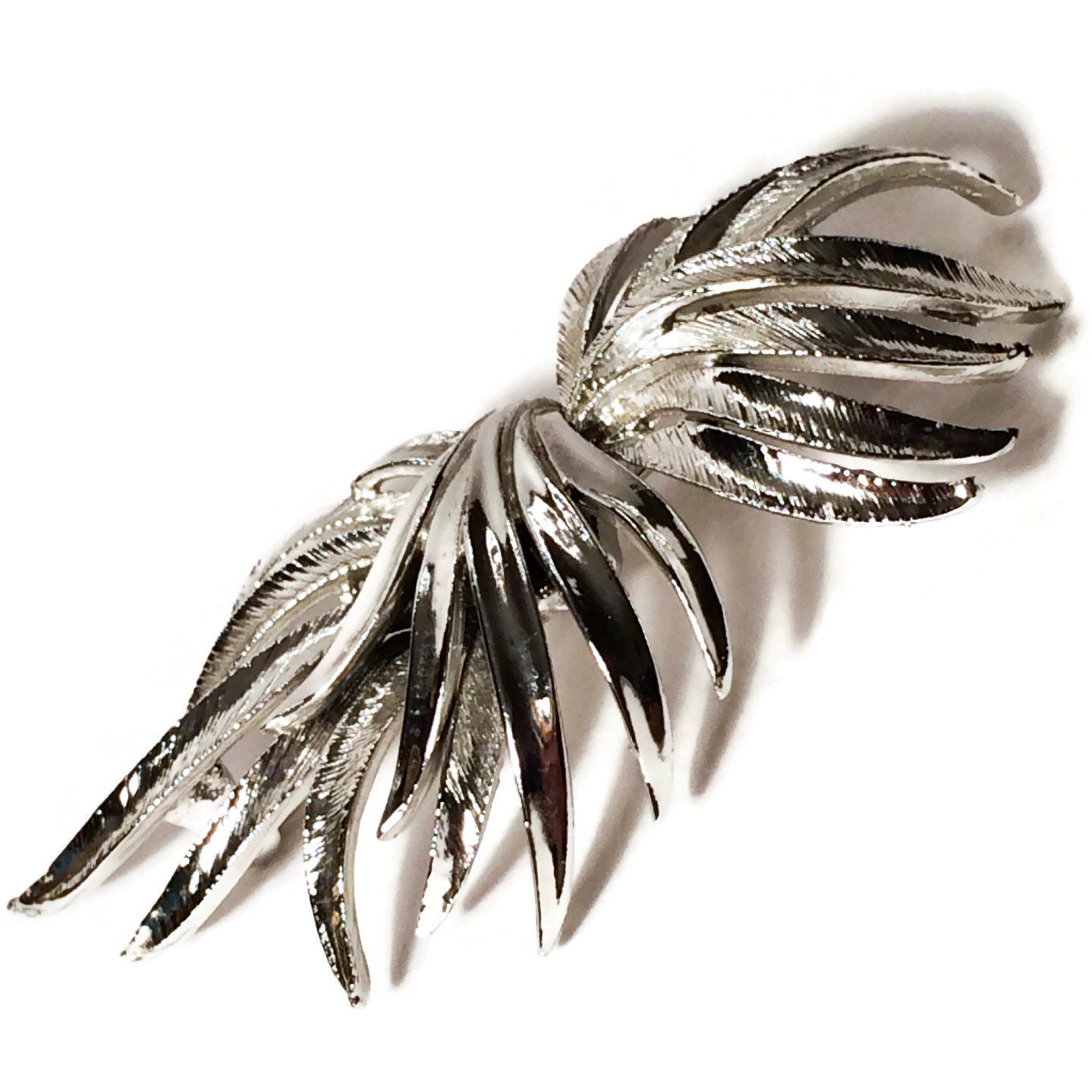 Vintage Mid Century Coro Silberfarbene Brosche. Signiert. 1960Er Jahre. Evg Texturiert, Vogel/ Engel Feder Motiv von BEXLEYDRIVEVINTAGE