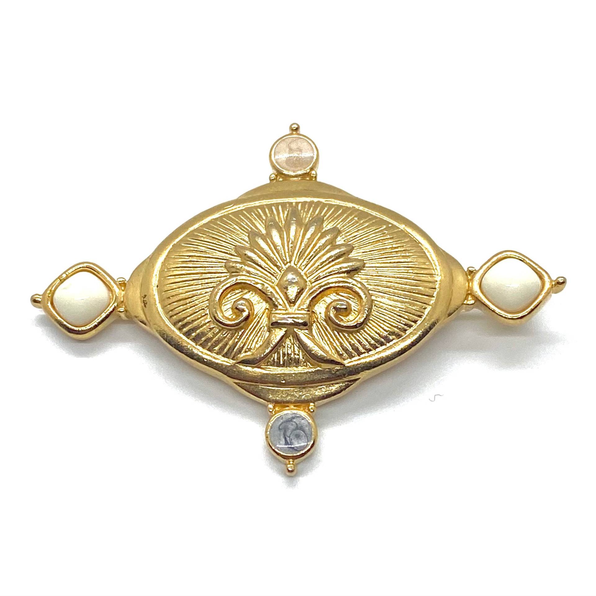 Vintage Signierte Trifari Tm Limited Edition Hsn Gold Plated, Emaille & Cabochon Oval Brosche von BEXLEYDRIVEVINTAGE