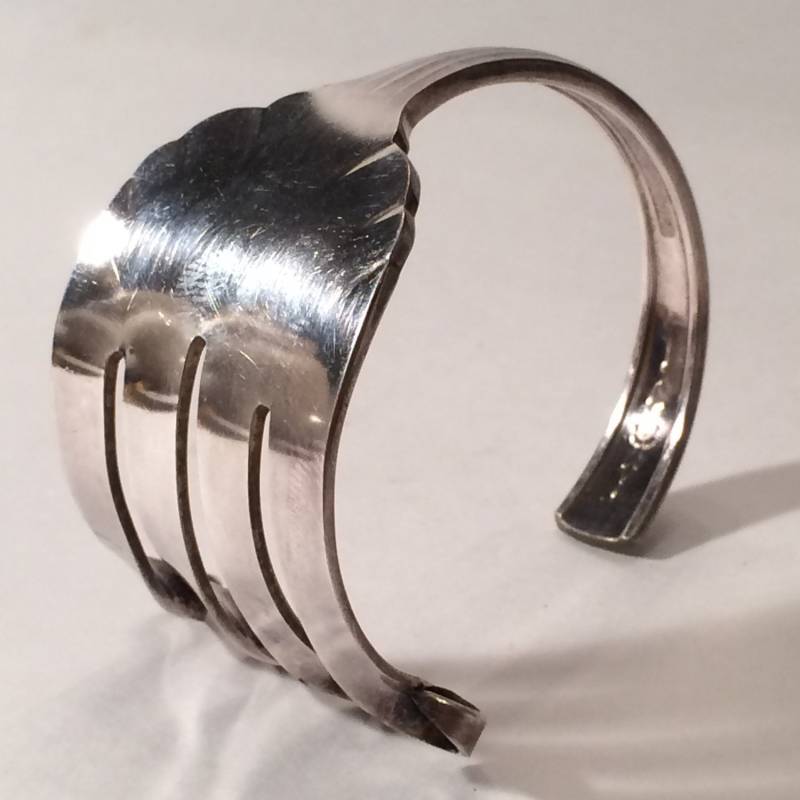 Vintage Steampunk Stil Versilbert Oneida Serviergabel Handgemacht Armband Gekräuselten Zacken Vintage Steampunk Stil Versilbert Oneida Serviergabel Handgemacht Armband Gekräuselten Zacken von BEXLEYDRIVEVINTAGE