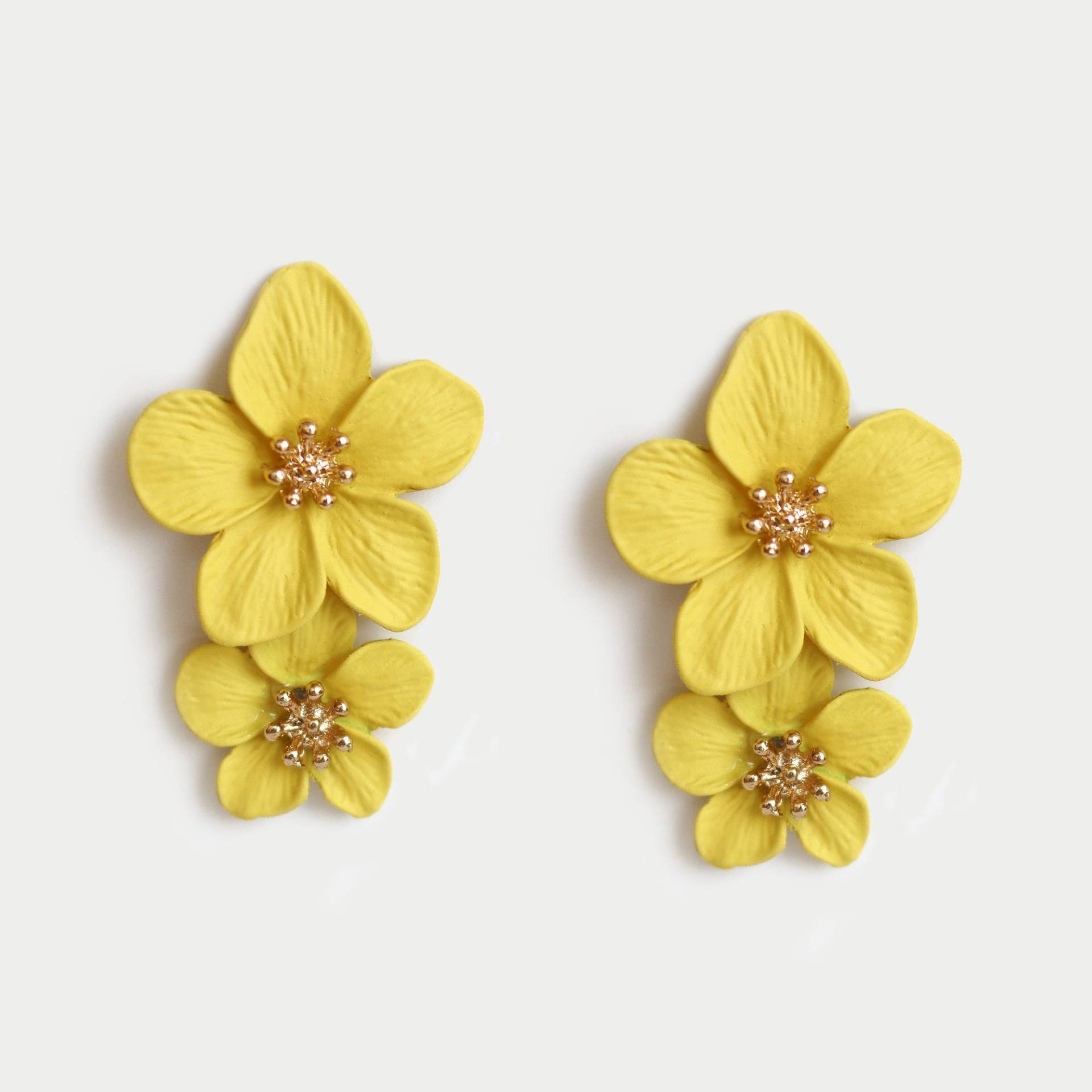 Süße Blumen Statement Tropfen Ohrringe, Damen Mode Floral Schmuck, Einzigartige Modeschmuck Accessoires von BEZALELnewyork