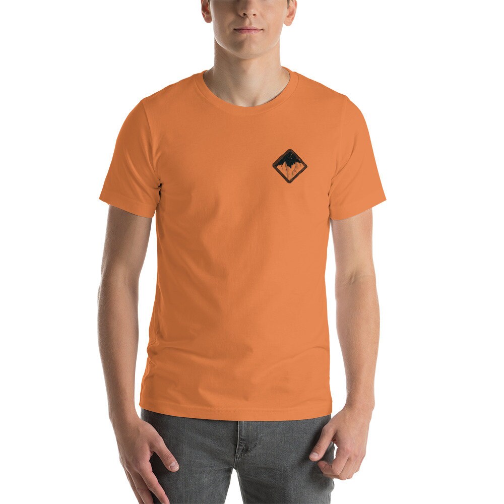 Unisex T-Shirt in Manches Courts - Berg Verschiedene Farben Unisex T-Shirt in Manches Courts - Berg Verschiedene Farben von BFNO
