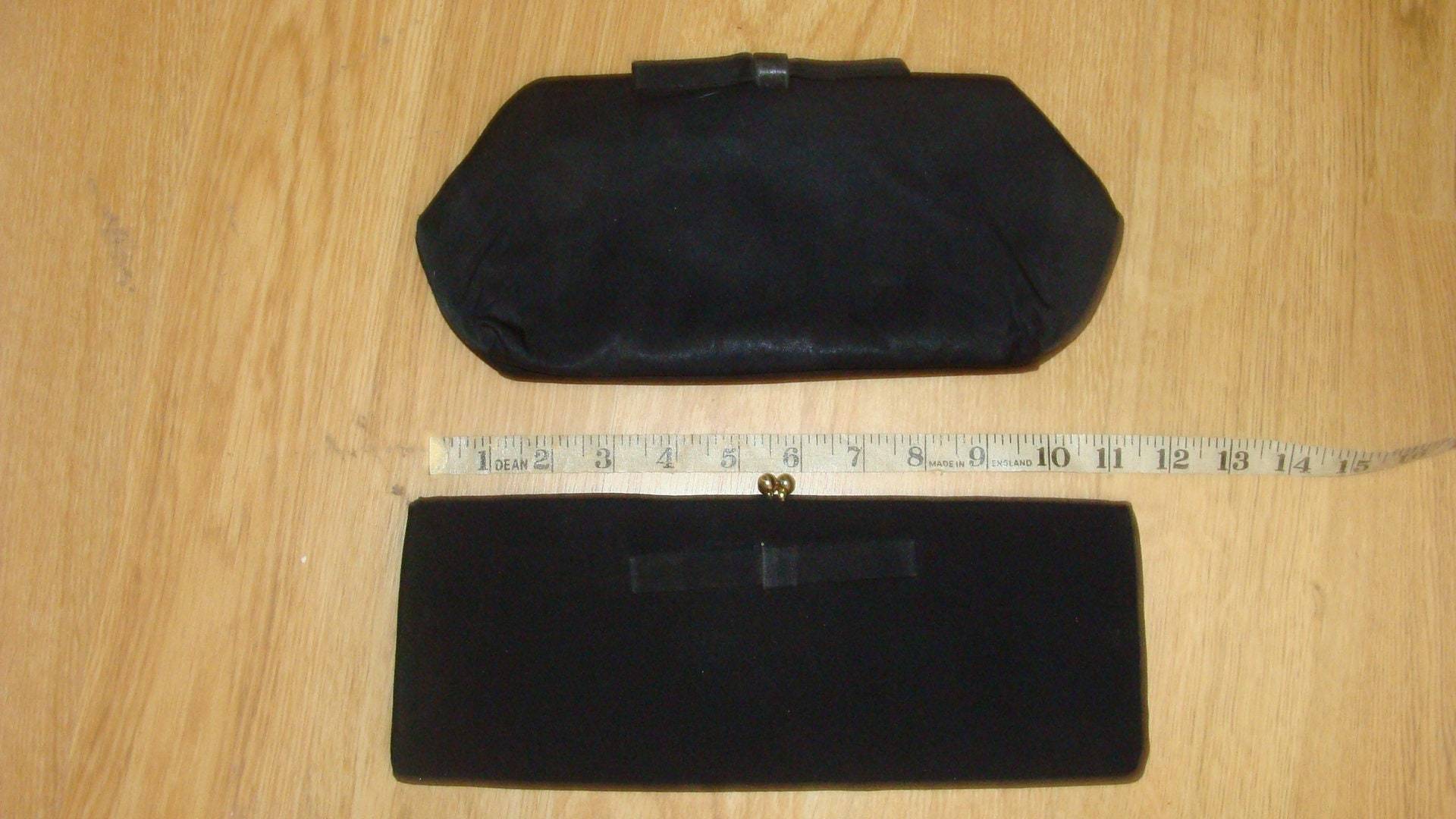 Vintage Abendtaschen Cocktail Party Schmuck Clutch Mid Century Mod Handtasche Schwarz Nylon Satin Schleife Gold Drehverschluss Kette Handschlaufe von BFRretro