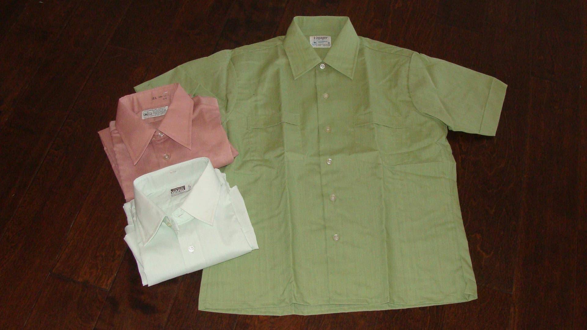 Vintage Nos Herren Kurzarm Knopfleiste Shirt Licht Salbei Grün Montgomery Wards 16 Spitze Spitzenkragen von BFRretro