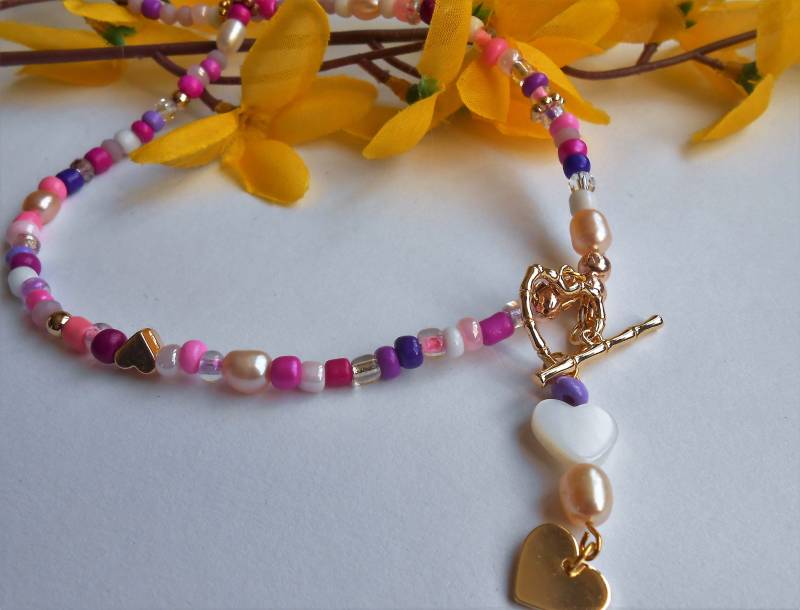 Perlenkette Mit Süßwasser Perlen Und Bunten Rocailles Perlenkette Mit Süßwasser Perlen Und Bunten Rocailles von BGDesignRW