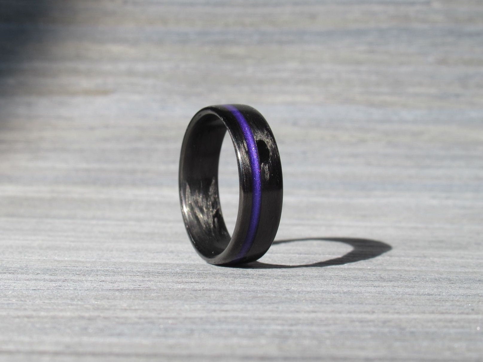 Lila Linie Ring, Kohlefaser Statement Männlich Freund Versprechen Schwarzer Ring von BHcarbon