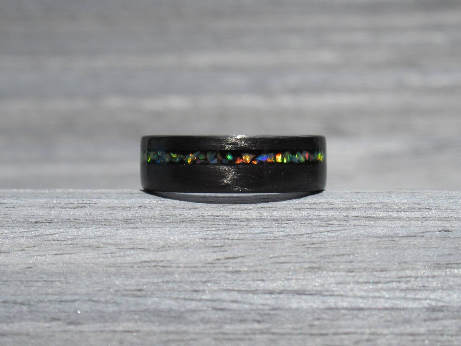 Roter Opal Ring Für Männer | Kohlefaser Versprechen Ihn Ehering Freund Industriell von BHcarbon